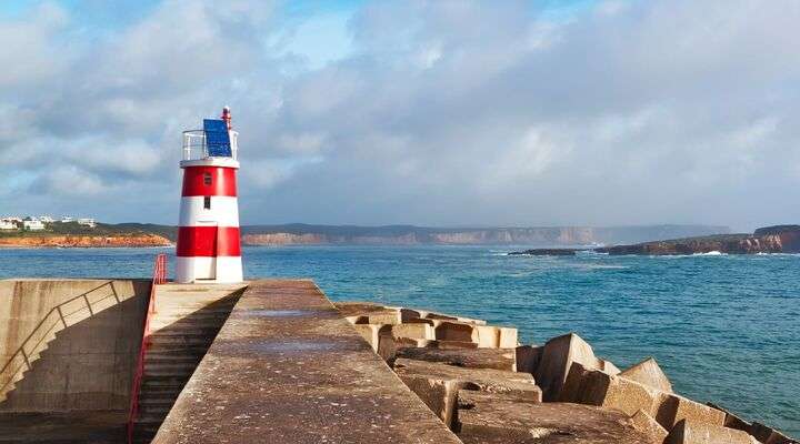 Navy Pier met vuurtoren in Sagres, Portugal