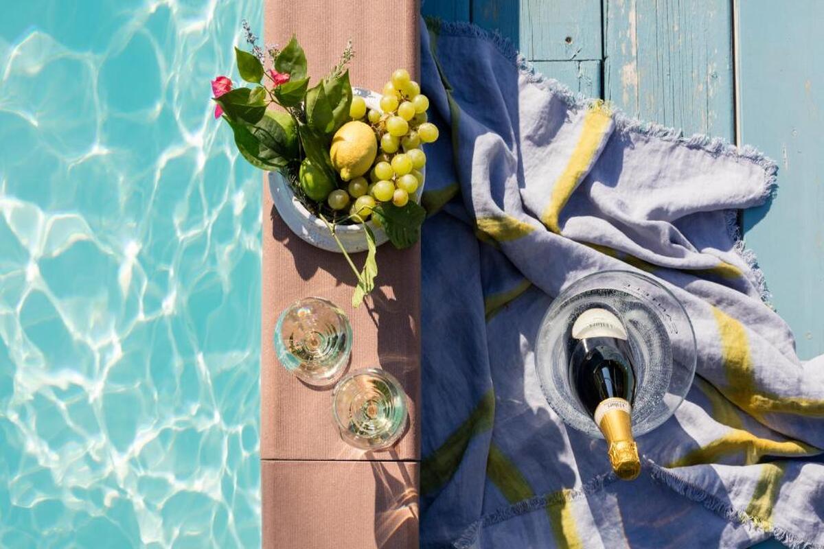 Ontspan bij het fijne zwembad