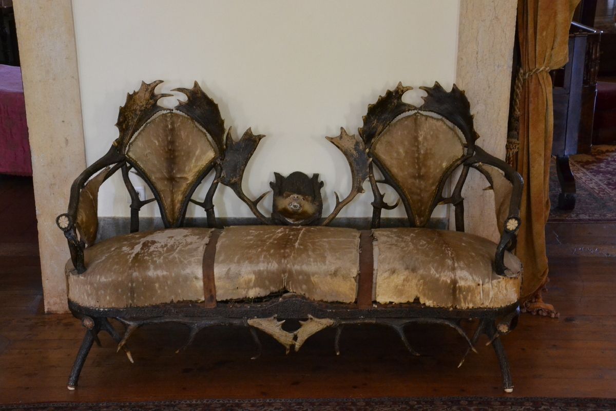 Bankje in een van de paleizen van Sintra