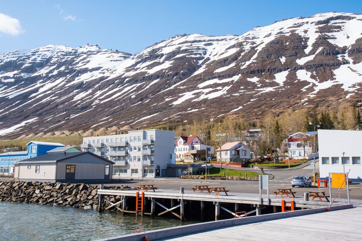 De kade bij Neskaupstadur