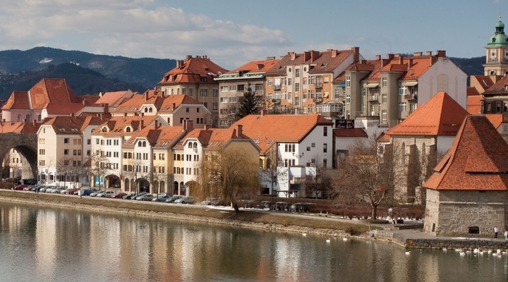 Huizen aan water in Maribor - Sloveni