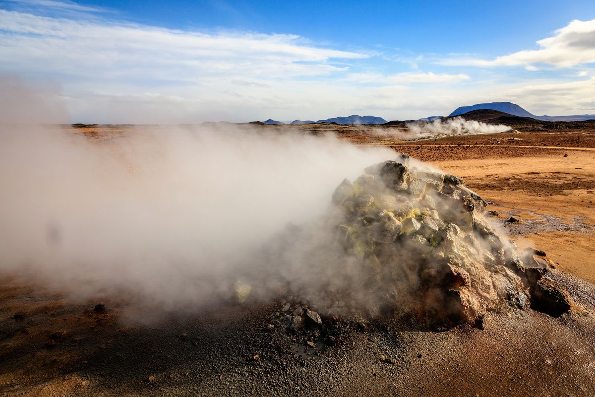 Het landschap van Hverir in IJsland