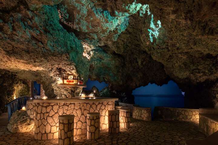 The Caves heeft een bijzondere bar