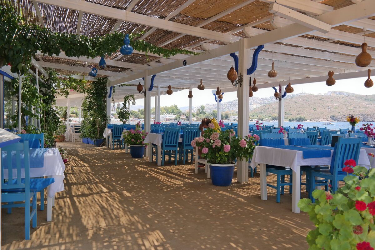 Een restaurant in Gumusluk