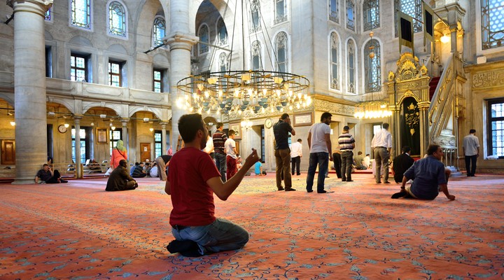 Bidden in de moskee