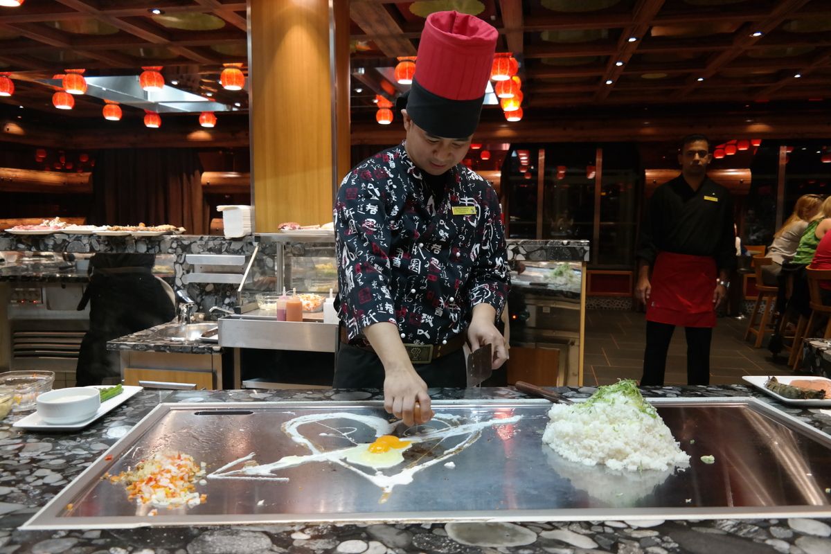 Kok in het Teppanyaki Restaurant
