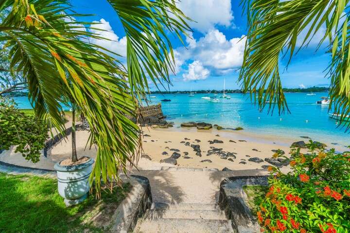 Een van de stranden bij Grand Baie