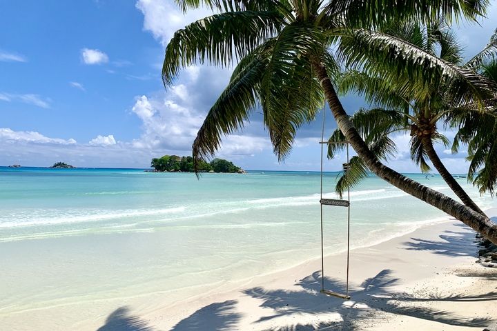 Een prachtig wit strand voor de deur