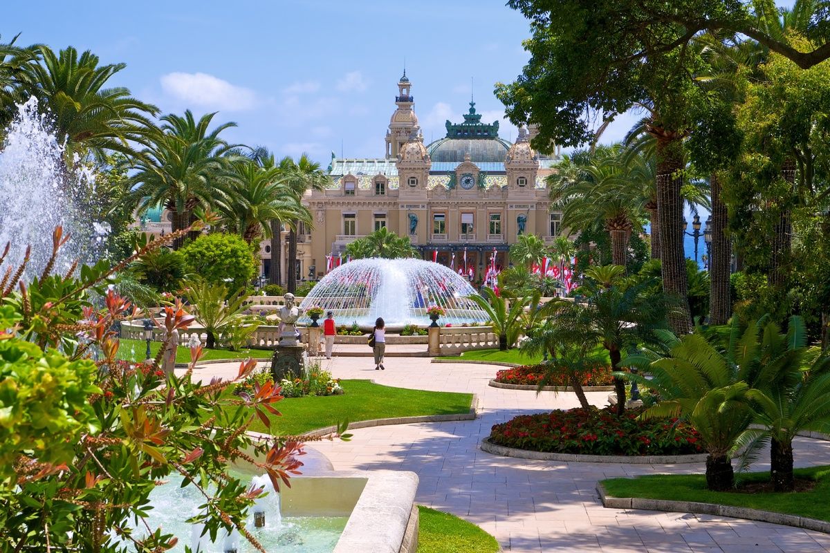 Tuinen en fontein van het Monte Carlo Casino