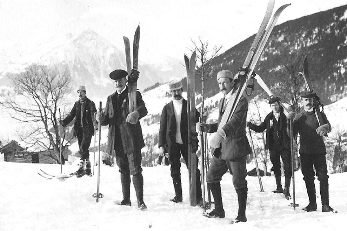 De ski-uitrusting in 1907