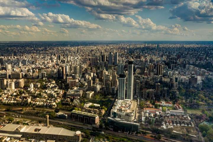 Panoramazicht op Buenos Aires vanuit het vliegtuig