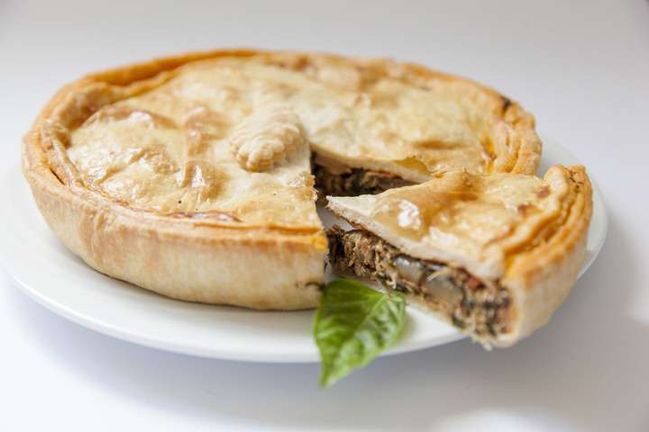 Een typisch gerecht van Malta, de vistaart Lampuki pie
