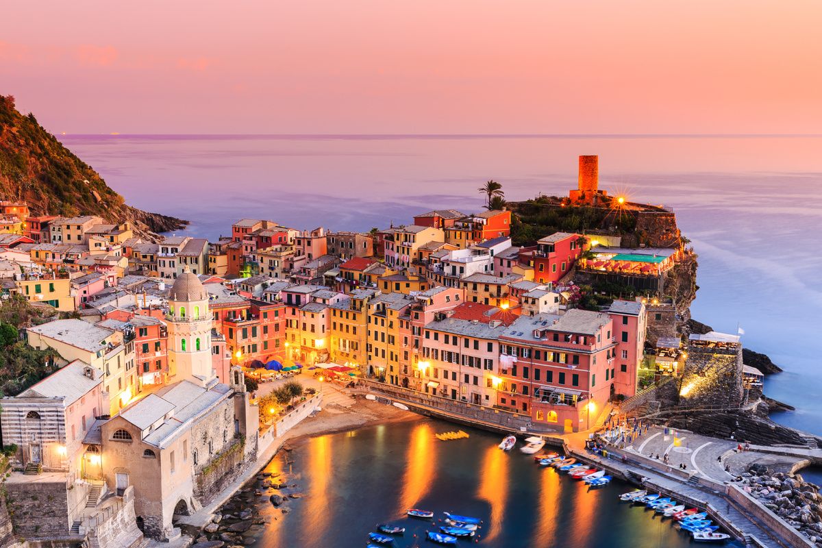 Cinque Terre bij zonsondergang