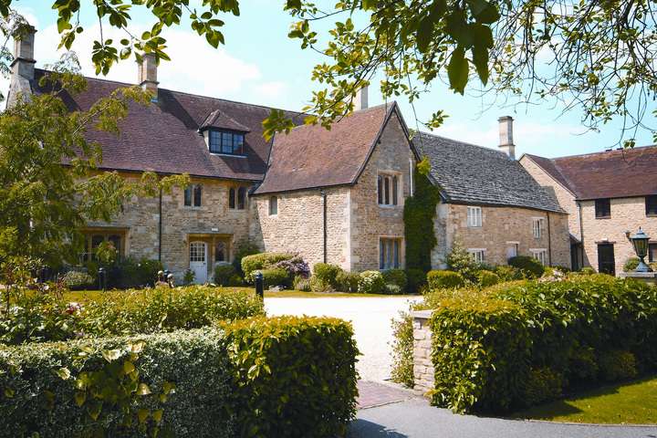 Het vooraanzicht van Oxford Thames Four Pillars Hotel