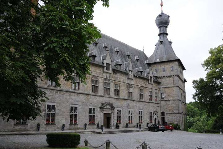 Zijaanzicht van Château de Chimay