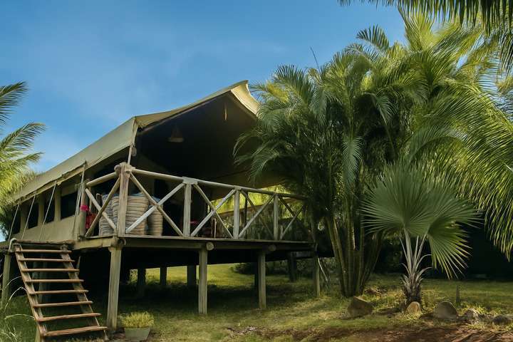 Luxe eco tent van Otentic Eco Tent Experience