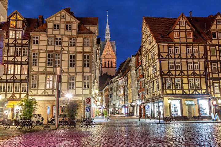 Bij een rondleiding door Hannover kom je ook door het oude gedeelte