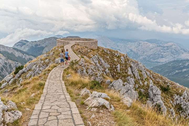 Het punt waar je een schitterend uitzicht hebt op het Lovćen gebergte