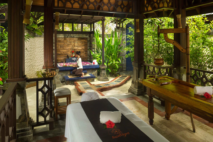 Olhuveli Beach & Spa Resort