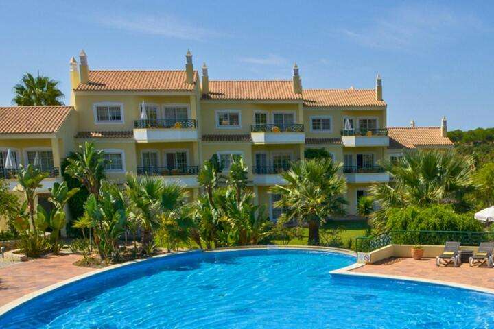 Appartementen en Villa Presa da Moura