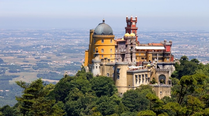 Paleis van Pena met uitzicht op Sintra
