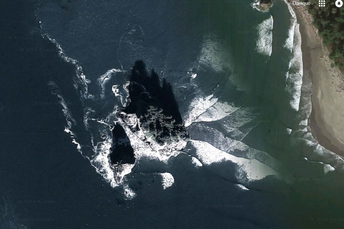 Crying Lady Rock -  kaartgegevens &copy;2016 Google