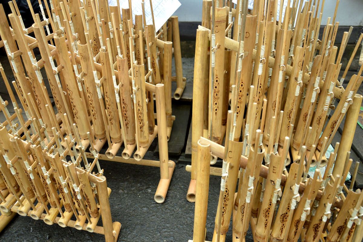 Het typisch Indonenesische muziekinstrument Angklung