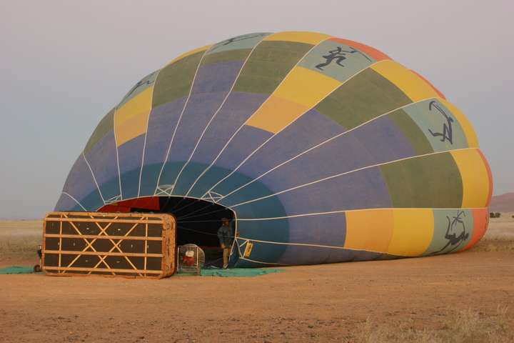 Ballon wordt klaargemaakt voor een mooie tocht