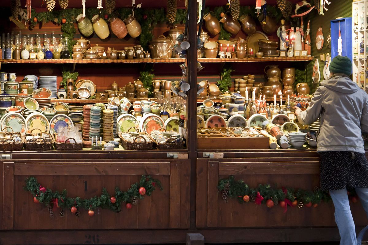 Kerstkraam met keramiek