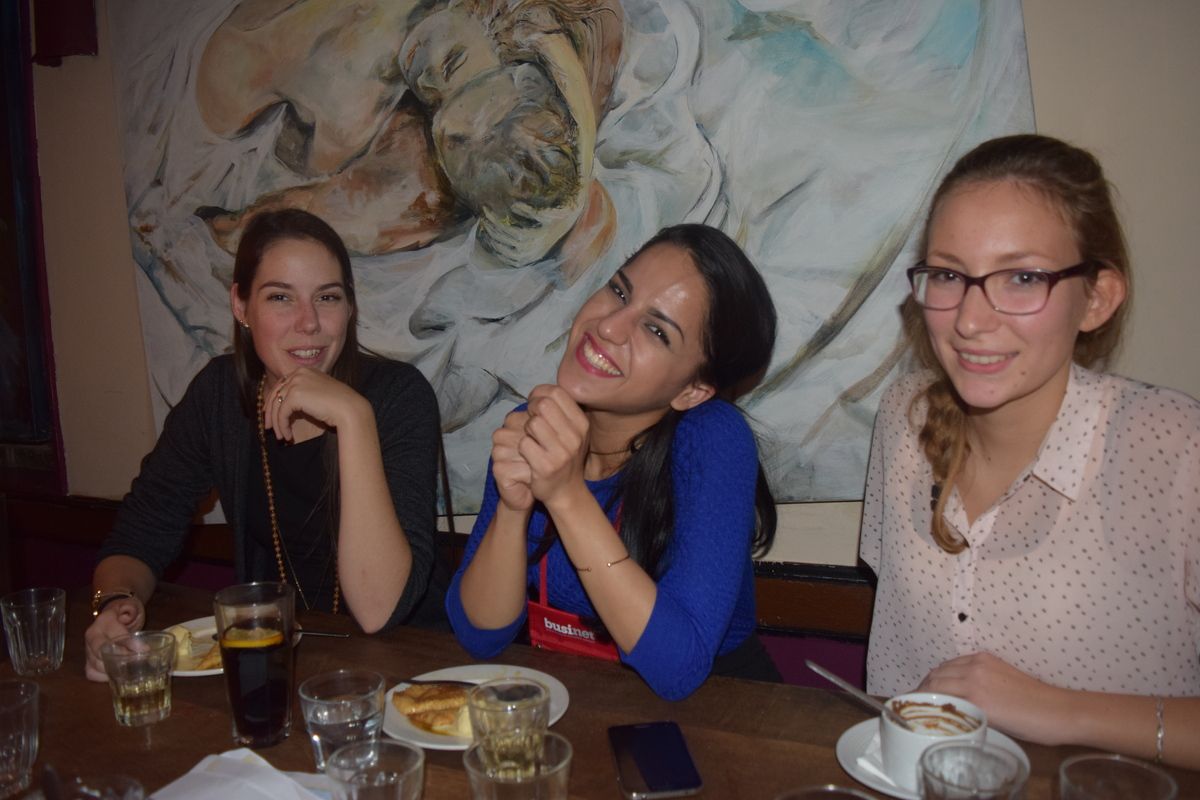 Lekker eten en interessante gesprekken voeren