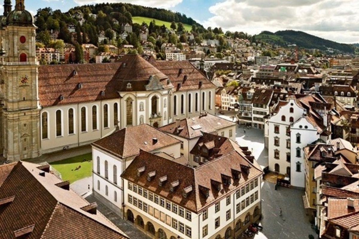 Het klooster Sankt Gallen staat onder andere bekend om haar oude bibliotheek © MySwitzerland.com