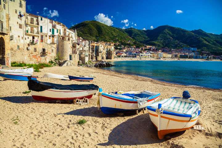 Het strand van Cefalù