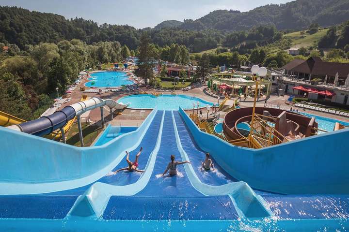 Aqualuna waterpark bij Adria Olimia village 