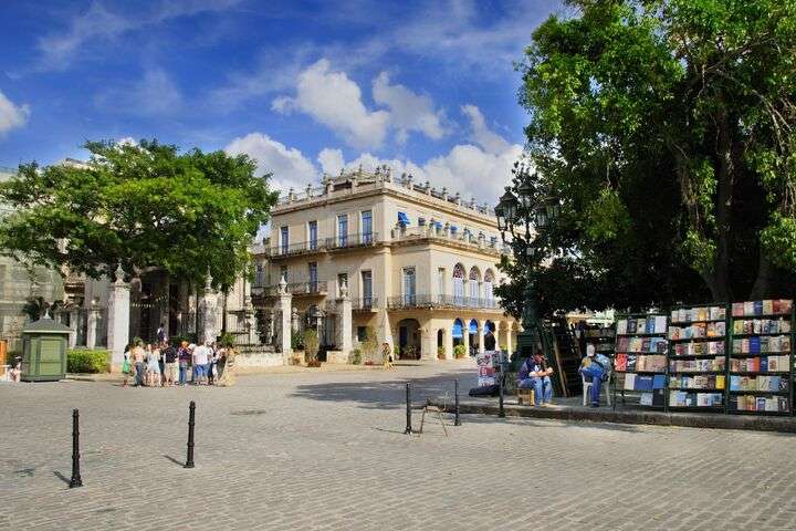 Plaza de Armas, Havana
