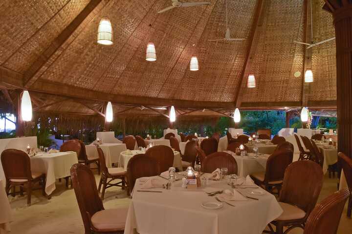 Thulhagiri Island Resort restaurant