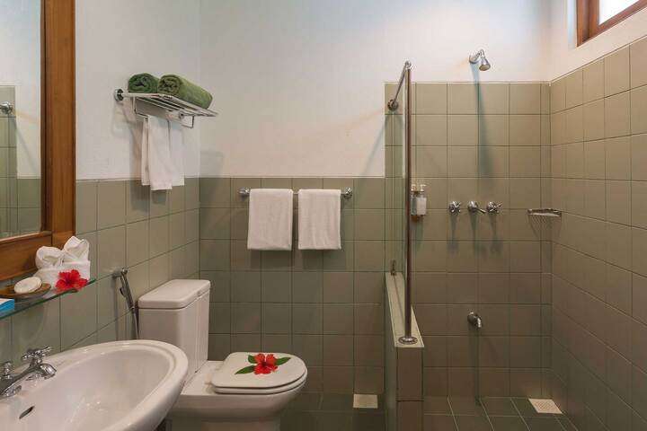 Standard Rooms van 'Standard Rooms'