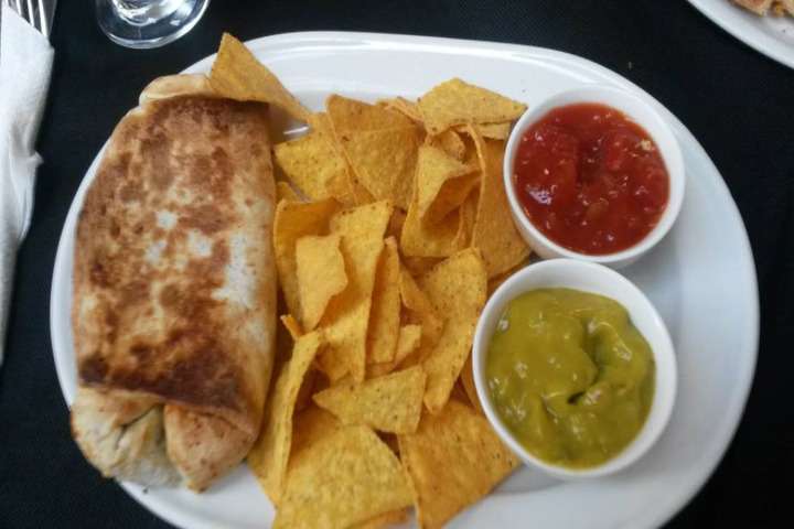 De heerlijke Burrito met Nacho's