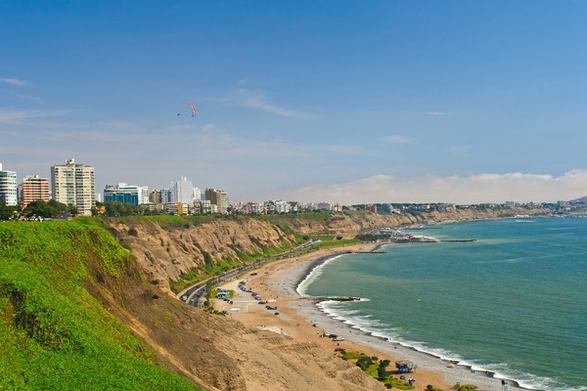 De kustlijn van Lima