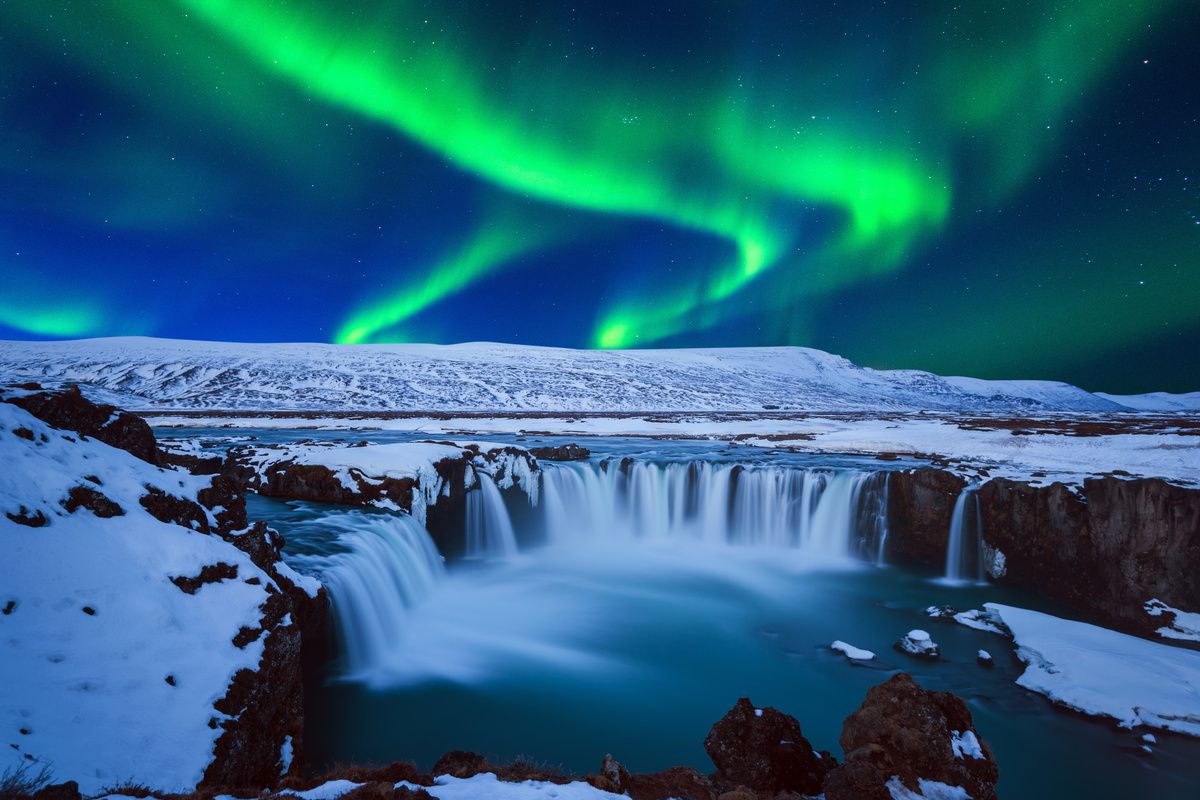 Noorderlicht boven Godafoss waterval