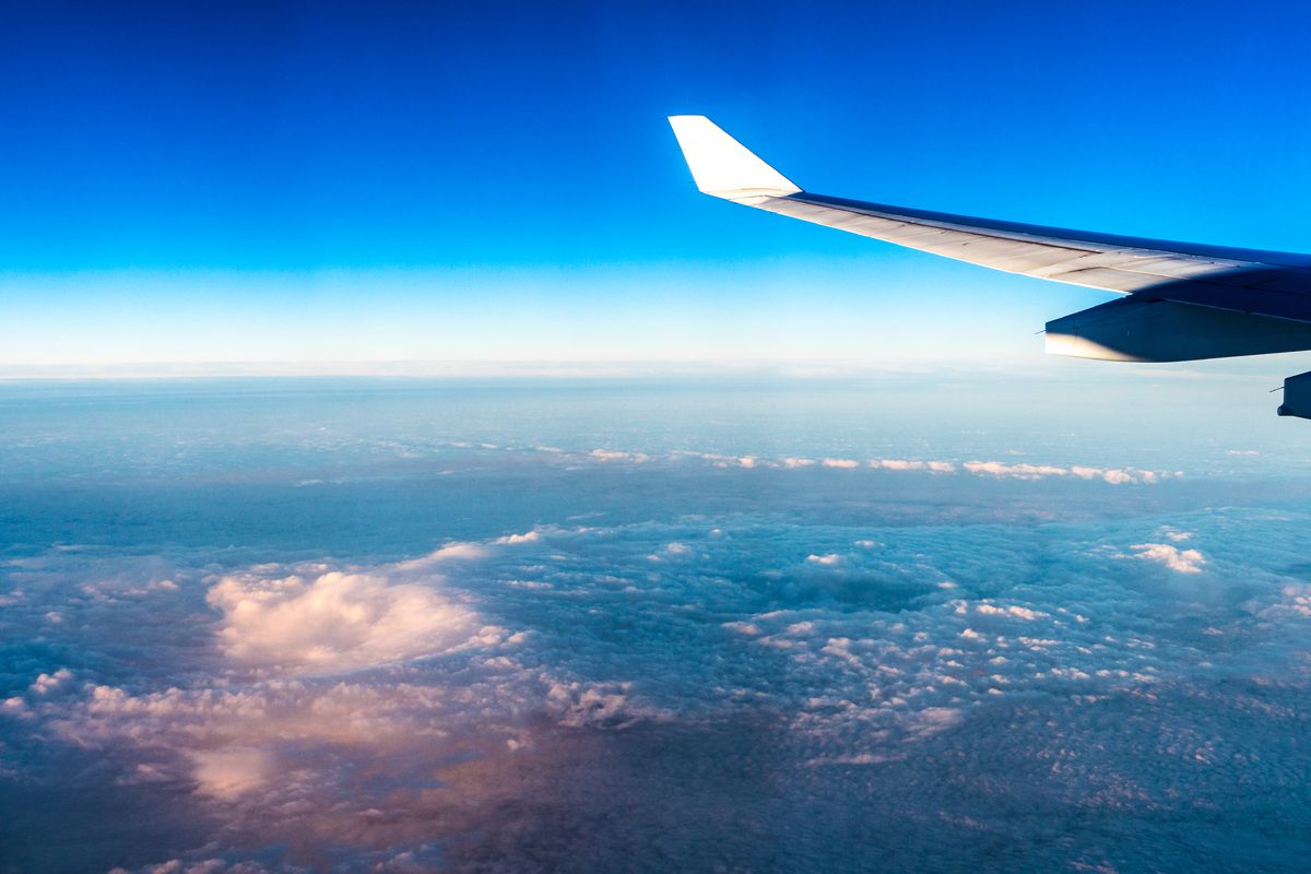 Zicht vanuit het vliegtuig