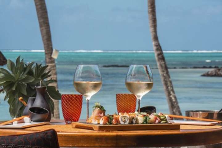 Asian Restaurant met uitzicht op zee