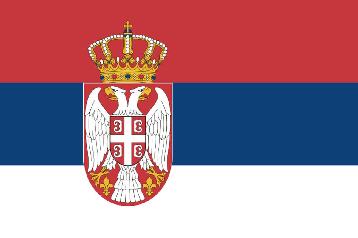 Vlag van Servi� (rood/wit/blauw met wapen)
