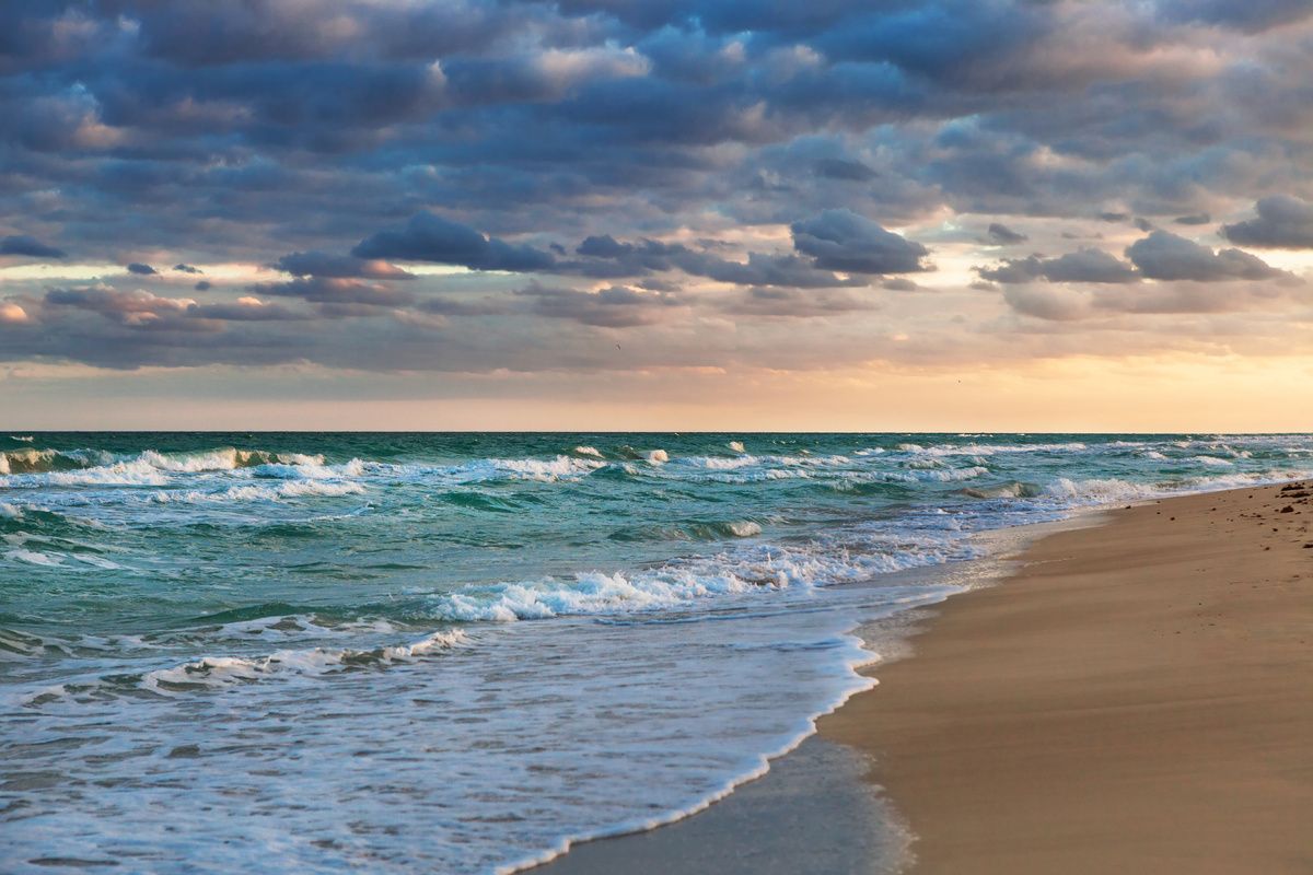 Een onrustige zee in Cuba