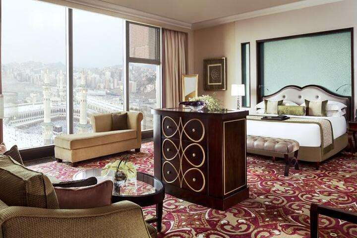 De kamers bieden uitzicht op de heilige stad