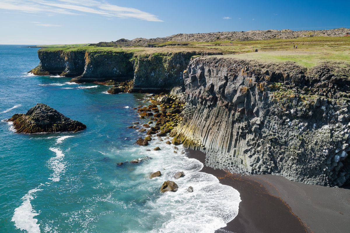 De kliffen van Anarstapi