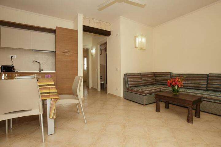 Keuken en woonkamer van 'Tweekamerappartement'