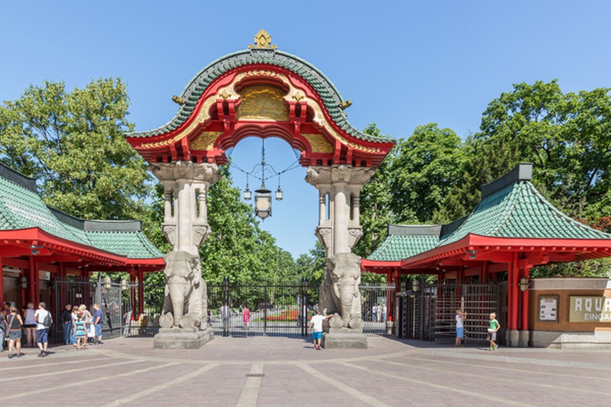 De ingang van Berlin Zoo
