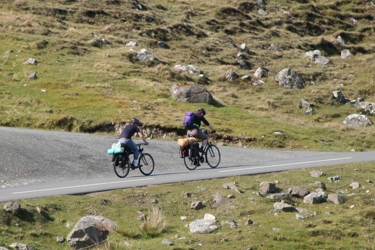 De heuvel op fietsen in Schotland