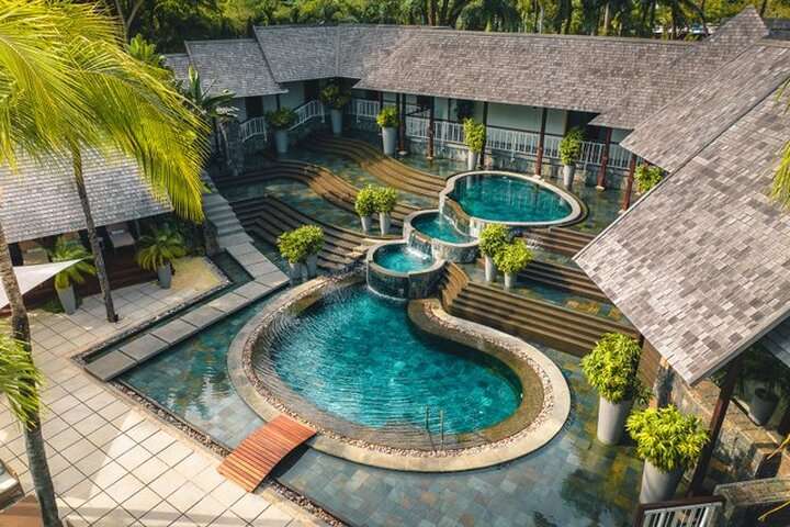 Royal Palm Spa met binnen en buiten relax areas