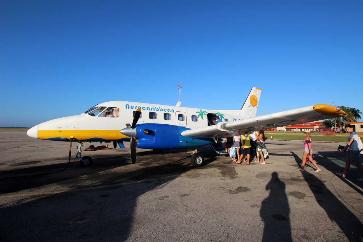 Instappende passagiers op de luchthaven van Varadero